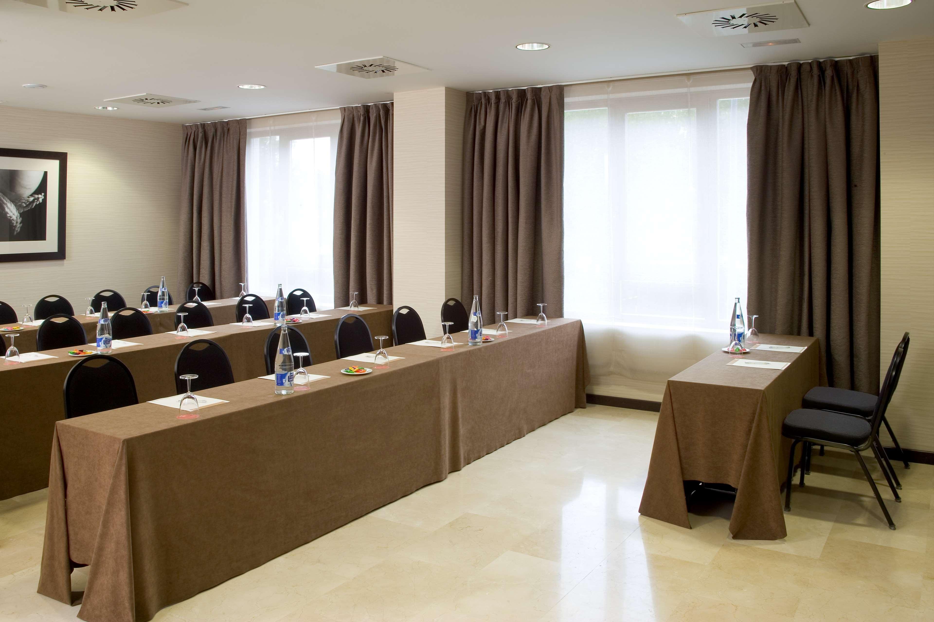 Nh Valladolid Balago Exterior photo