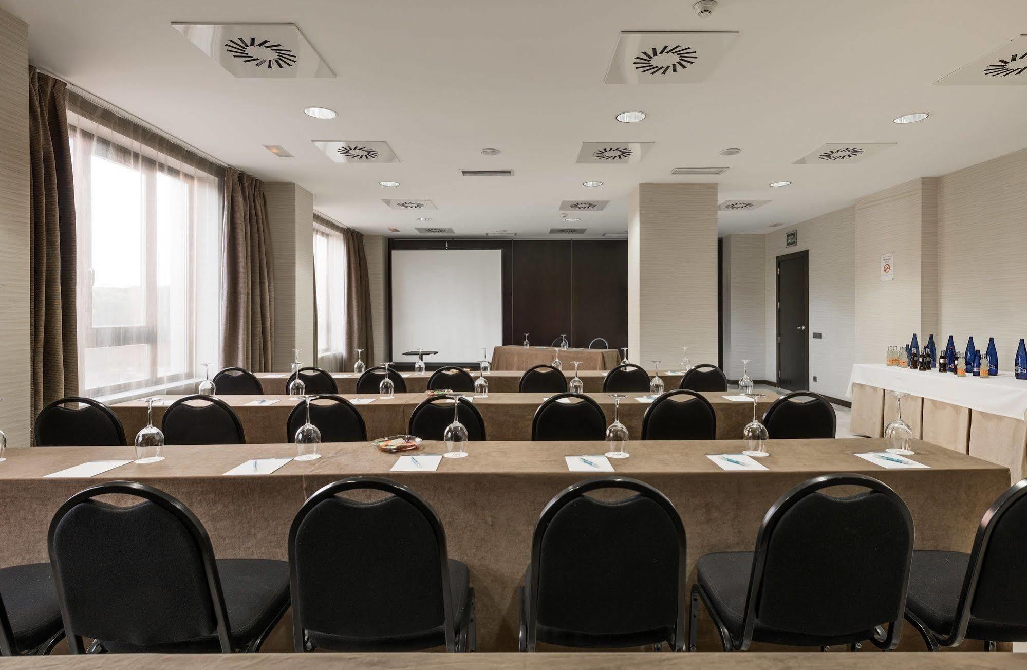 Nh Valladolid Balago Exterior photo