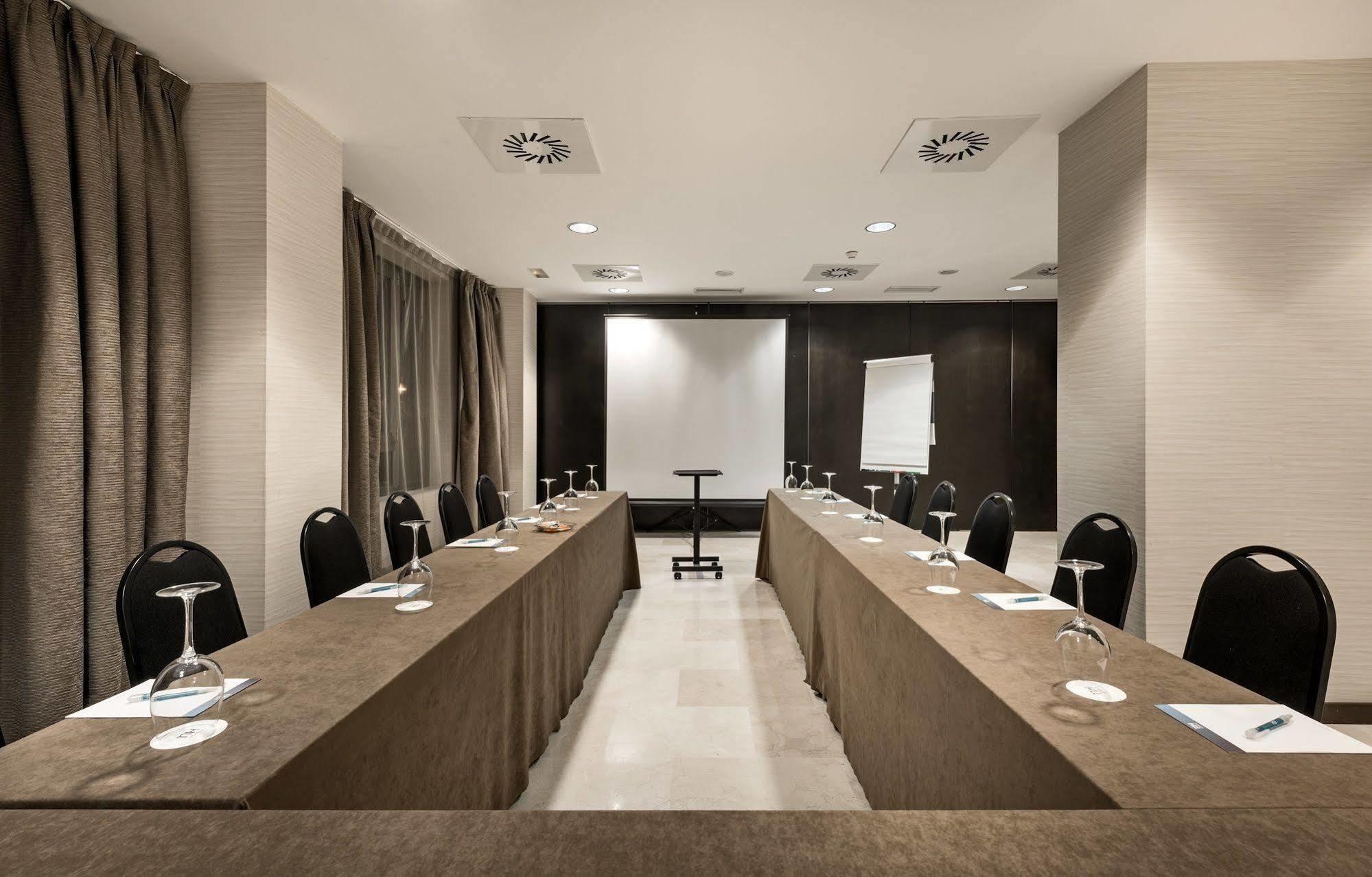 Nh Valladolid Balago Exterior photo