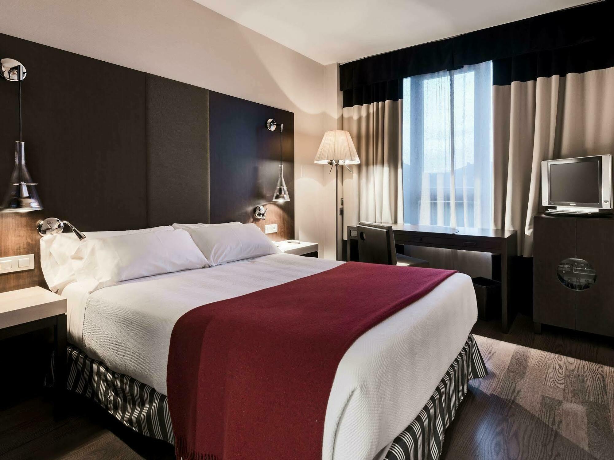 Nh Valladolid Balago Exterior photo